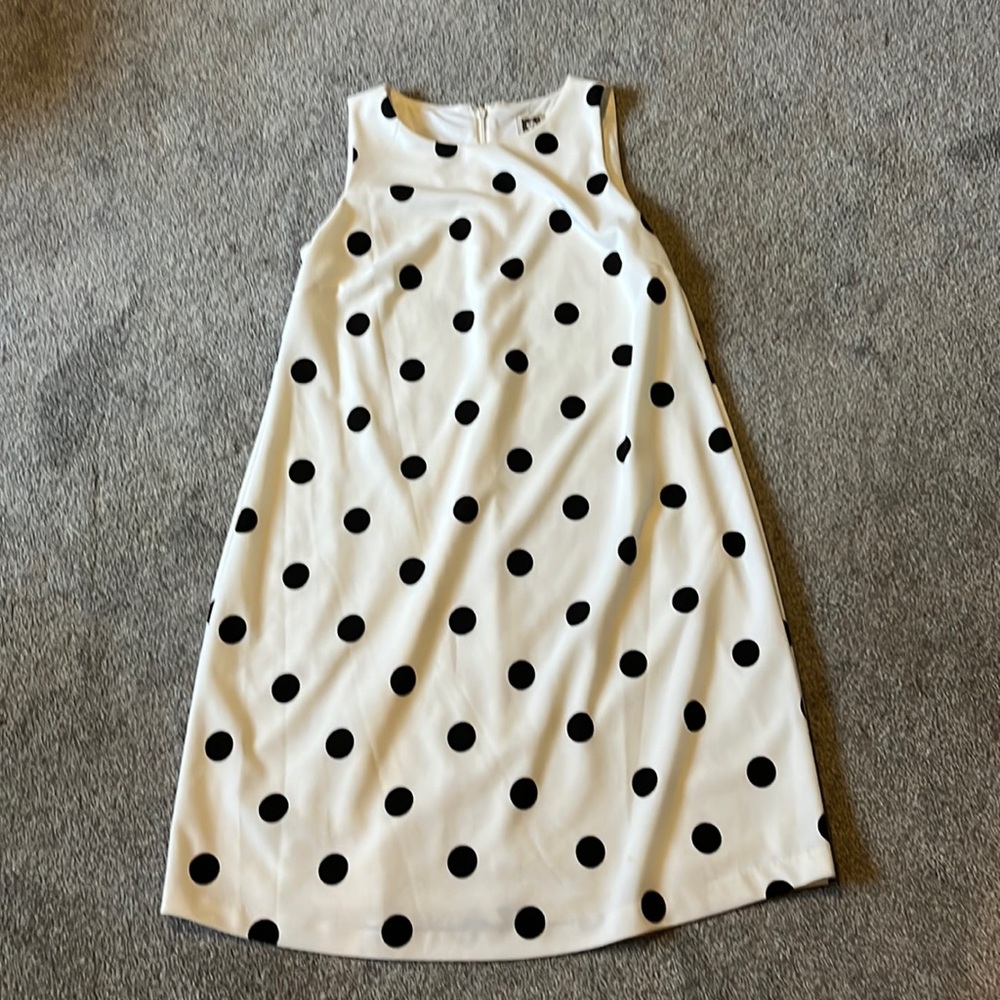Anne Klein - Size 4 - White dress with black polka dots